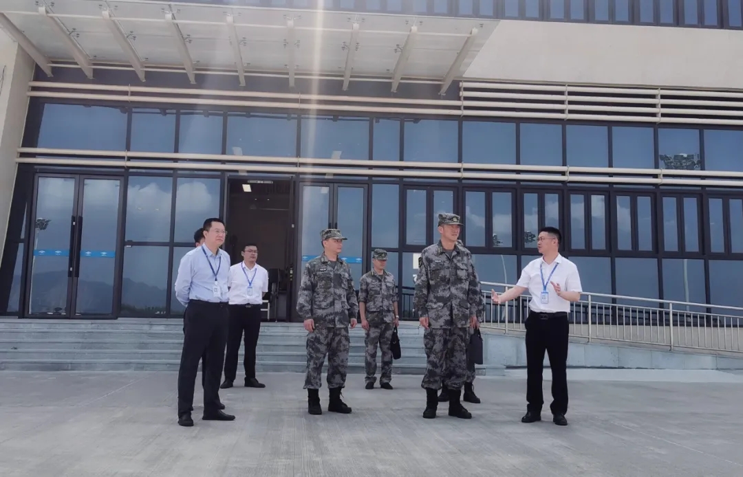 珠海市警备区祁建国司令员调研珠海莲洲机场